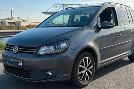 VW Touran 295.315 km 5.900 &euro; Duisburg 47138