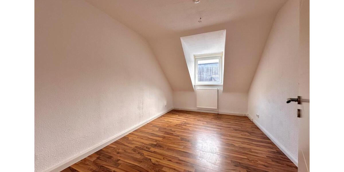 Dachgeschoßwohnung Gelsenkirchen - 4 Zimmer, 73 m&sup2;, 520&euro; | Angebot:26660193