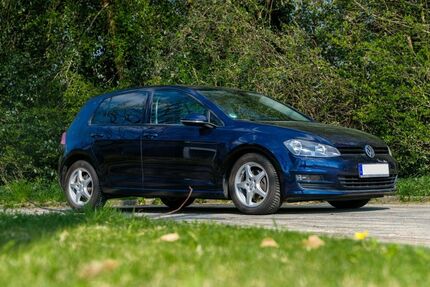 VW Golf 82.000 km 9.600 &euro; Essen 45239