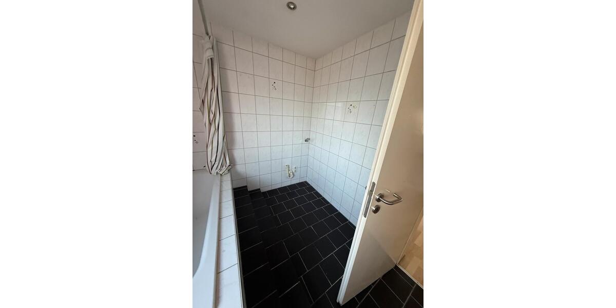 Dachgeschoßwohnung Essen Stadtbezirk V - 2 Zimmer, 70 m&sup2;, 750&euro; | Angebot:26699828