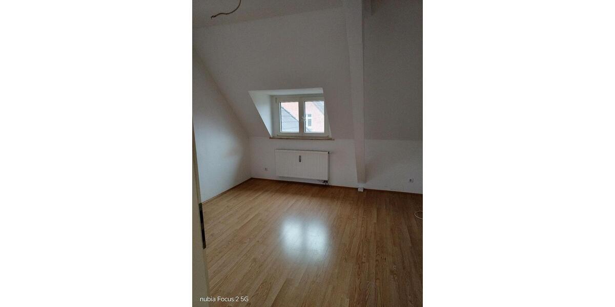 Dachgeschoßwohnung Dinslaken Hiesfeld - 2 Zimmer, 60 m&sup2;, 850&euro; | Angebot:25538873