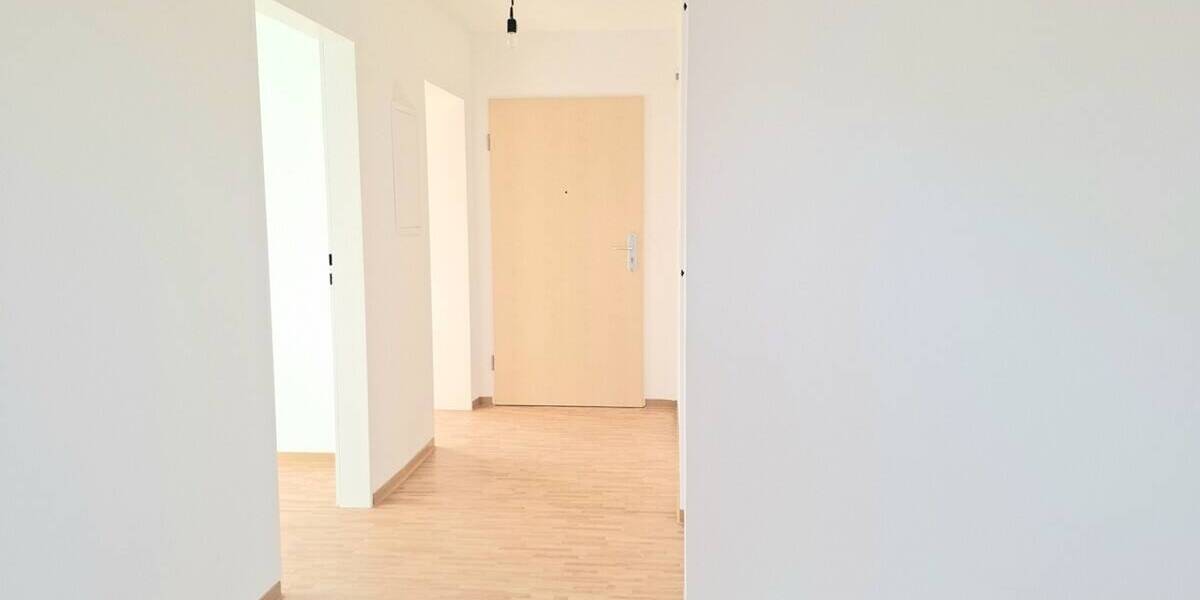 Recklinghausen-Suderwich! Renovierte, helle Dachgeschosswohnung in einem gepflegten Mehrfamilienhaus - Etagenwohnung Recklinghausen Suderwich | Angebot:25959739