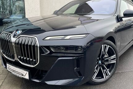 BMW 750 24.387 km 99.999 &euro; Essen 45134