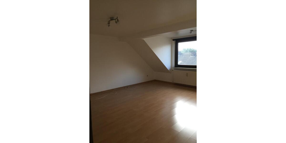 Dachgeschoßwohnung Dinslaken Lohberg - 2.5 Zimmer, 63 m&sup2;, 460&euro; | Angebot:25759358