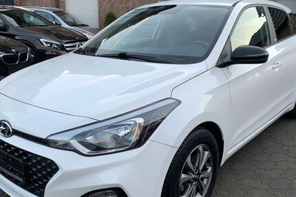 Hyundai i20 13.000 km 14.690 &euro; Moers 47443