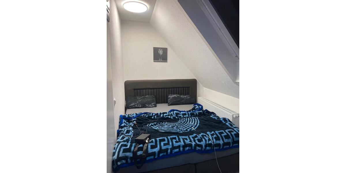 Dachgeschoßwohnung Essen Stadtbezirk VI - 1 Zimmer, 40 m&sup2;, 650&euro; | Angebot:25361947