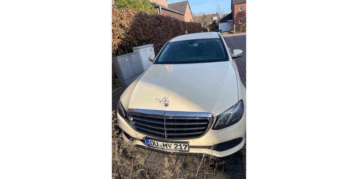 Mercedes-Benz E 200 275.000 km 9.700 &euro; Duisburg 47249