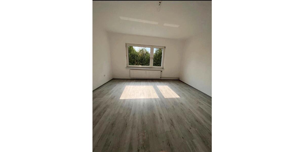 Dachgeschoßwohnung Duisburg Rheinhausen - 2.5 Zimmer, 56 m&sup2;, 690&euro; | Angebot:25173112