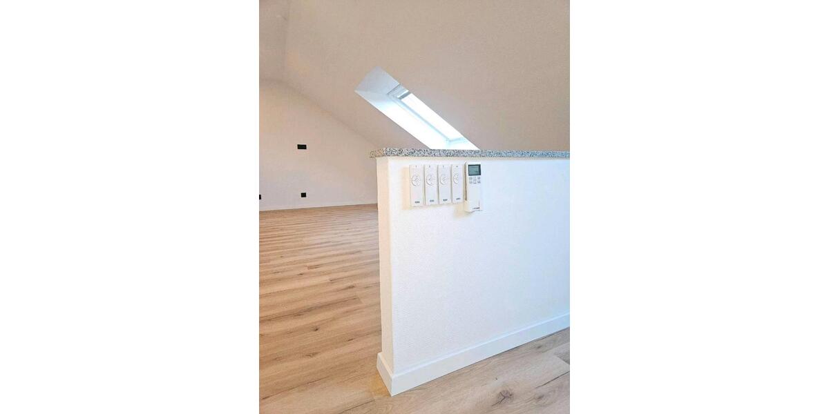 Dachgeschoßwohnung Duisburg Rheinhausen - 3 Zimmer, 80 m&sup2;, 750&euro; | Angebot:25935334