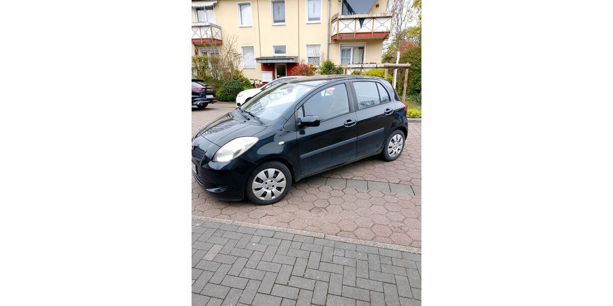 Toyota Yaris 227.000 km 2.350 &euro; Voerde 46562