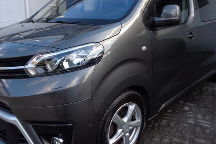 Toyota Proace (Verso) 183.500 km 22.850 &euro; Oberhausen 46149