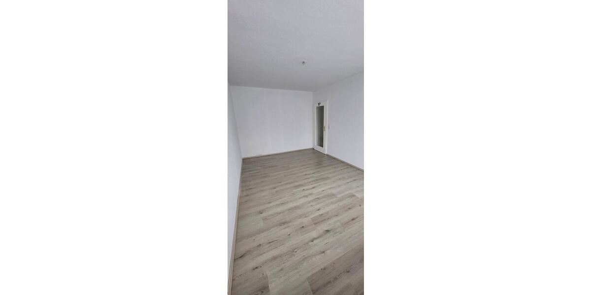 Etagenwohnung Essen Stadtbezirk II - 3 Zimmer, 76 m&sup2;, 650&euro; | Angebot:25148351