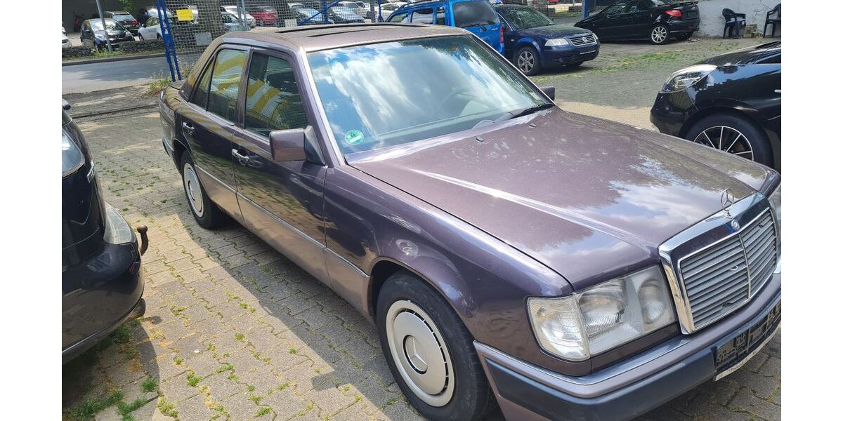 Mercedes-Benz E 230 272.500 km 4.999 &euro; Bochum 44894