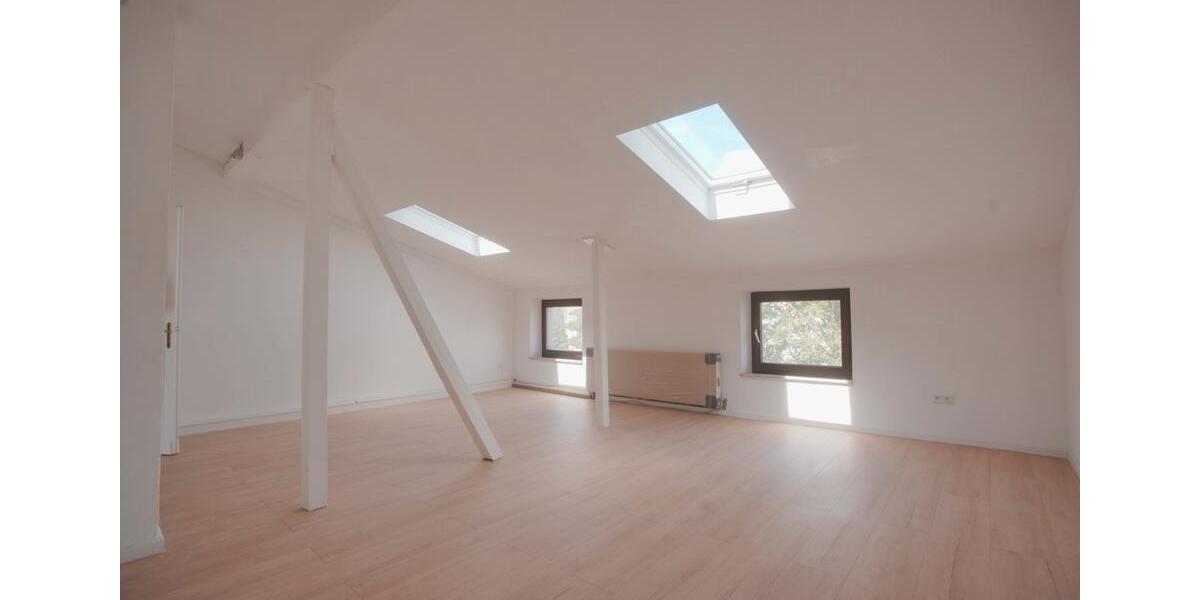 Dachgeschoßwohnung Mülheim an der Ruhr - 3 Zimmer, 92 m&sup2;, 910&euro; | Angebot:26688507