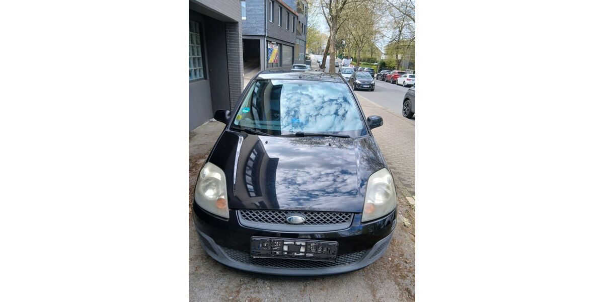 Ford Fiesta 213.100 km 800 &euro; Heiligenhaus 42579