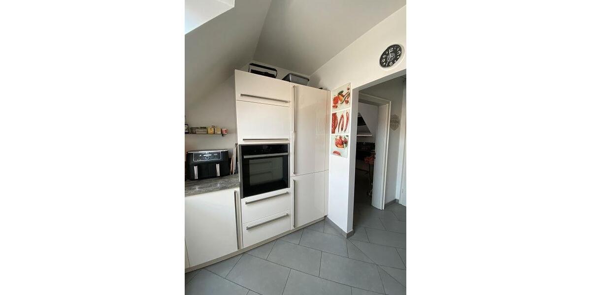 Dachgeschoßwohnung Moers Rheinkamp - 3 Zimmer, 89 m&sup2;, 288.000&euro; | Angebot:27068455