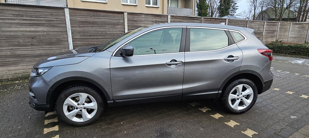 Nissan Qashqai 87.000 km 15.600 &euro; Oberhausen 46049