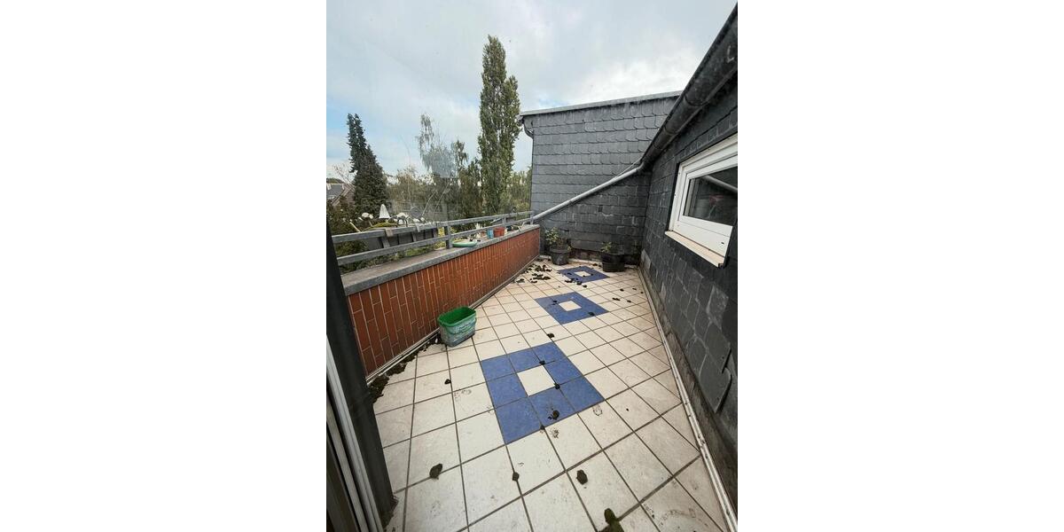 Dachgeschoßwohnung Duisburg Mittelmeiderich - 3 Zimmer, 75 m&sup2;, 550&euro; | Angebot:26491259