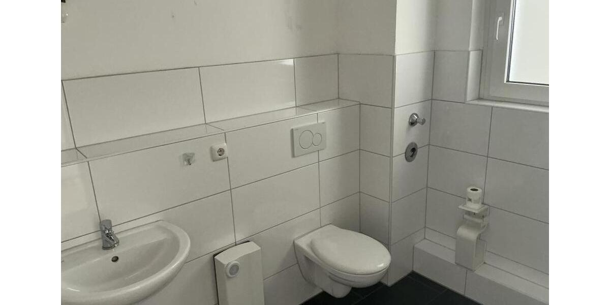 Etagenwohnung Velbert Velbert-Mitte - 2 Zimmer, 67 m&sup2;, 499&euro; | Angebot:25175683