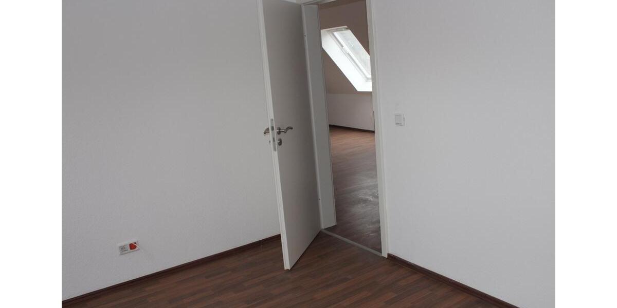Dachgeschoßwohnung Herne Wanne - 2 Zimmer, 410 m&sup2;, 410&euro; | Angebot:24614886