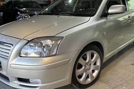 Toyota Avensis 150.000 km 3.990 &euro; Duisburg 47059