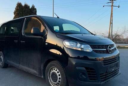 Opel Vivaro 119.000 km 17.990 &euro; Dinslaken 46535