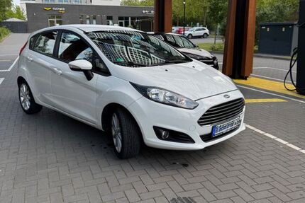 Ford Fiesta 82.000 km 8.500 &euro; Bochum 44809