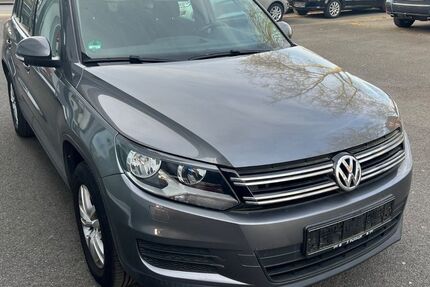 VW Tiguan 93.000 km 8.999 &euro; Recklinghausen 45663