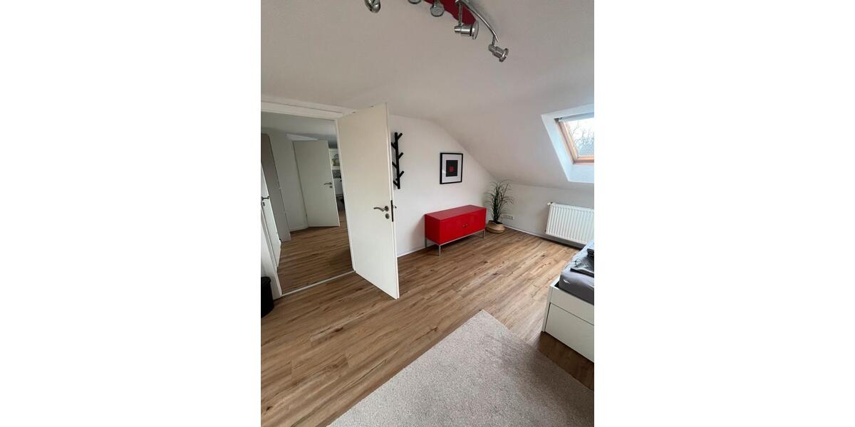 Dachgeschoßwohnung Essen Stadtbezirk II - 2.5 Zimmer, 55 m&sup2;, 890&euro; | Angebot:26007077