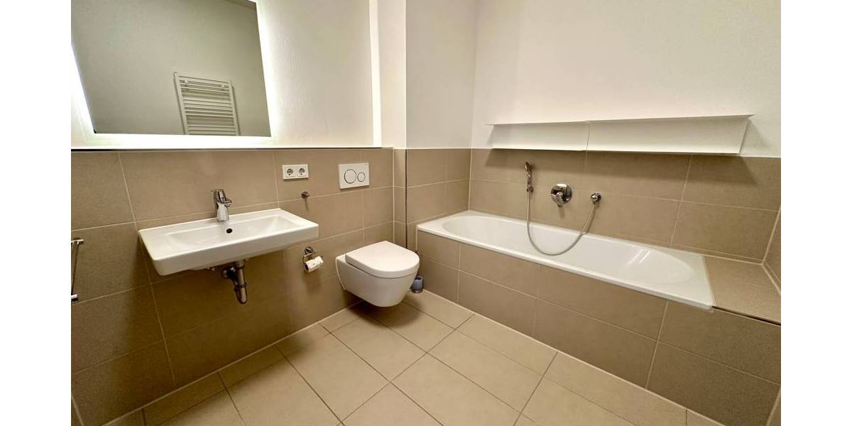 Etagenwohnung Mülheim Mitte - 4 Zimmer, 111 m&sup2;, 1.600&euro; | Angebot:25971060