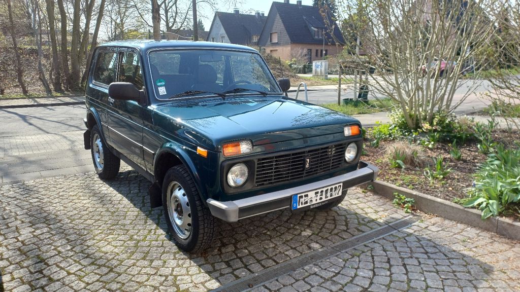 Lada Niva 39.100 km 9.200 &euro; Recklinghausen 45661
