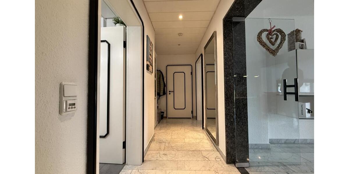 Erdgeschoßwohnung Gladbeck - 3 Zimmer, 135 m&sup2;, 1.300&euro; | Angebot:26021642