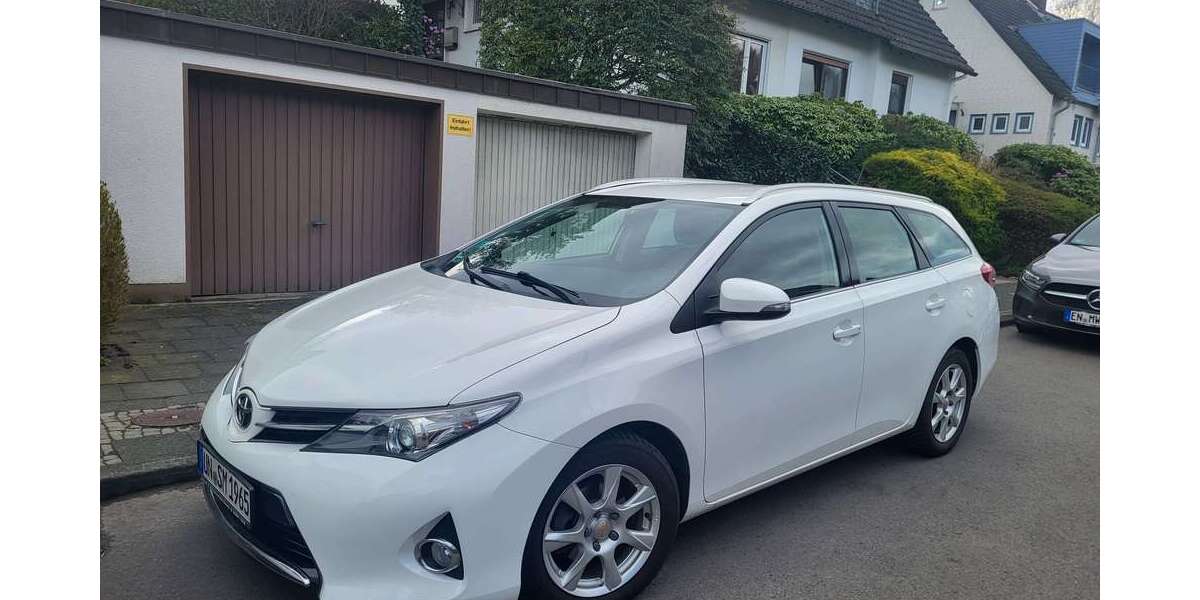 Toyota Auris 137.000 km 8.300 &euro; Bochum, Stadt 44789