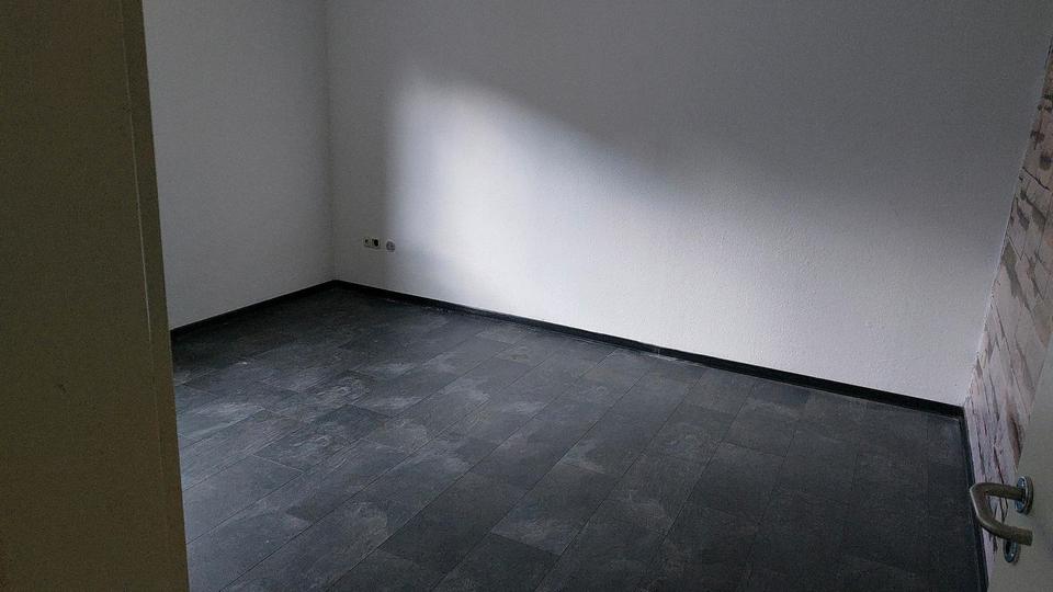 Etagenwohnung Duisburg Hamborn - 1 Zimmer, 50 m&sup2;, 500&euro; | Angebot:26042244