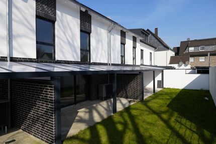 Provisionsfrei* Eckhaus EFH Endhaus mit PV 10,4 KW+Garage 140m zum Rheinufer Energiebedarf 22,4 kWhm2a - Haus Duisburg Essenberg | Angebot:26127092