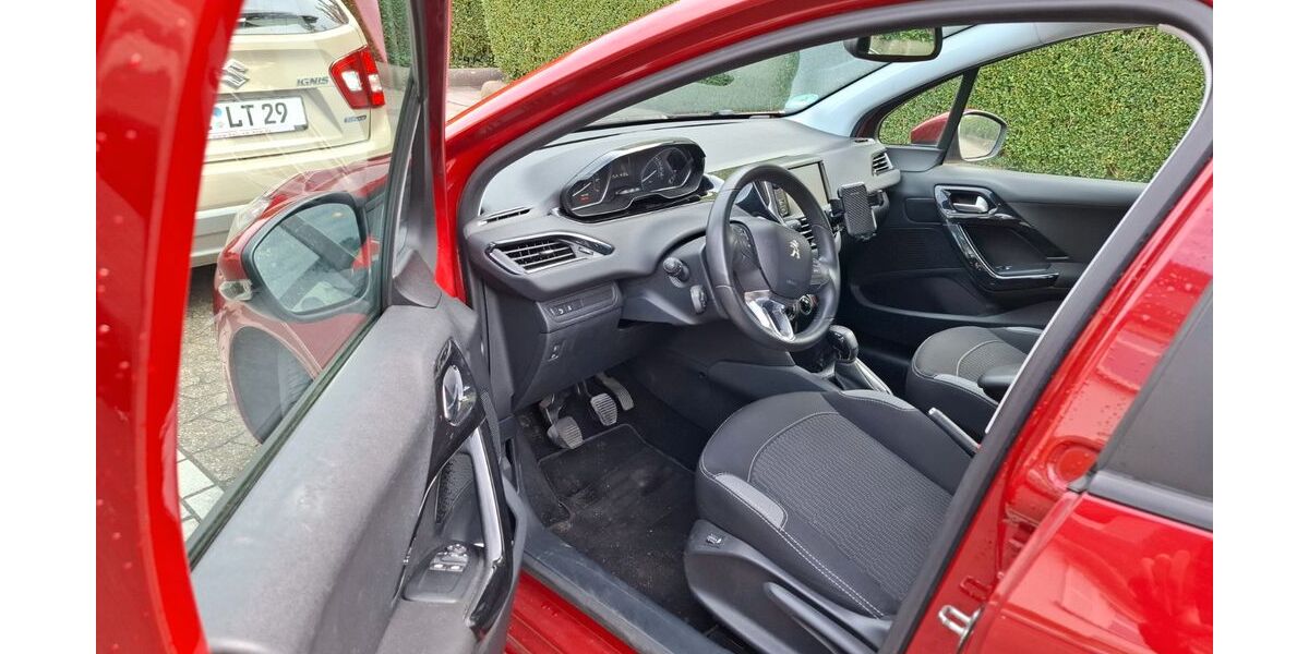 Peugeot 208 100.819 km 6.000 &euro; Essen 45355