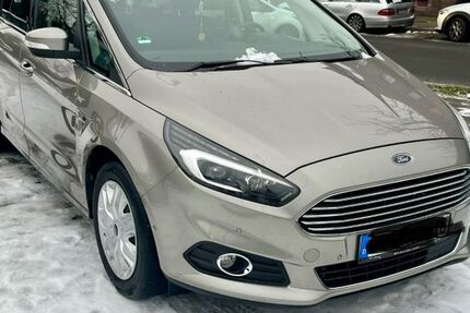 Ford S-Max 210.000 km 9.000 &euro; Duisburg 47138