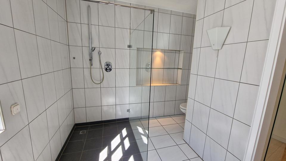 Erdgeschoßwohnung Duisburg Rheinhausen - 4 Zimmer, 149 m&sup2;, 1.600&euro; | Angebot:26531409