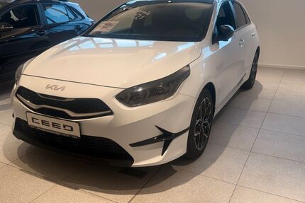 Kia ceed / Ceed 2.501 km 21.990 &euro; Dorsten 46282