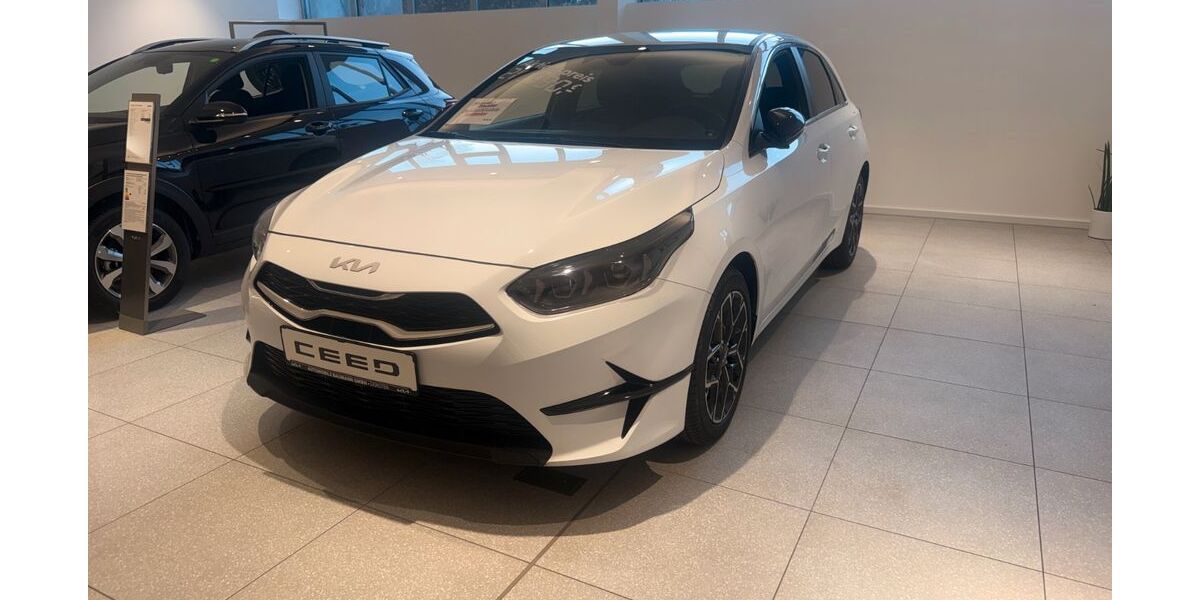 Kia ceed / Ceed 2.501 km 21.990 &euro; Dorsten 46282