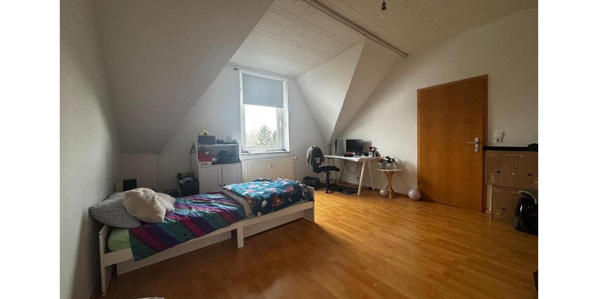 Dachgeschoßwohnung Duisburg Laar - 4.5 Zimmer, 95 m&sup2;, 895&euro; | Angebot:25782663