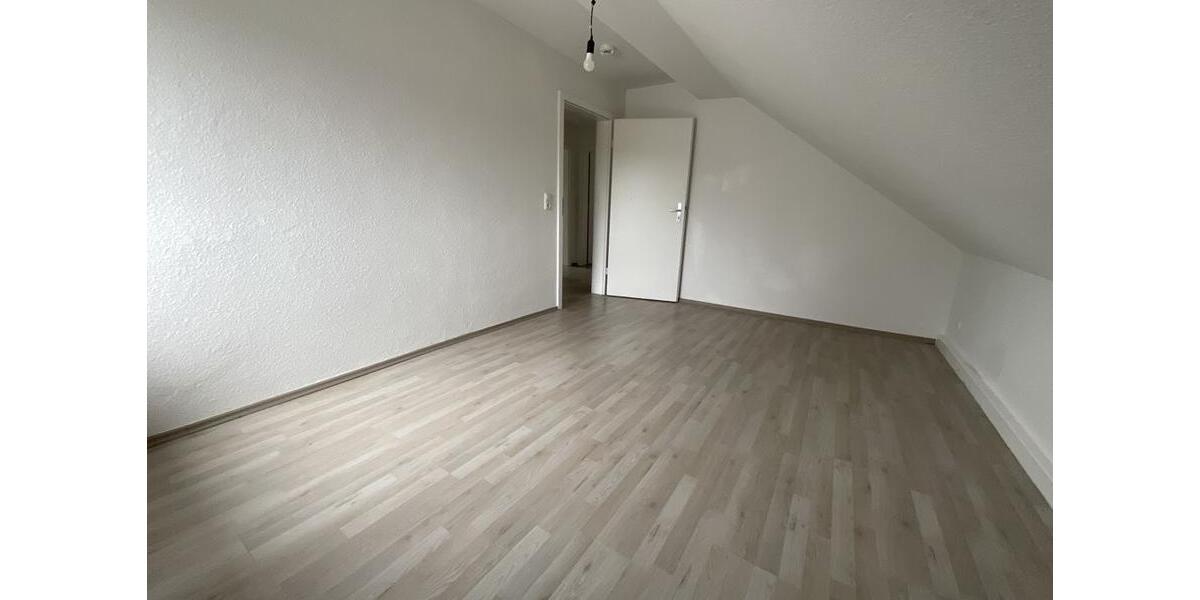 Dachgeschoßwohnung Essen Stadtbezirk IV - 2 Zimmer, 48 m&sup2;, 409&euro; | Angebot:25423606
