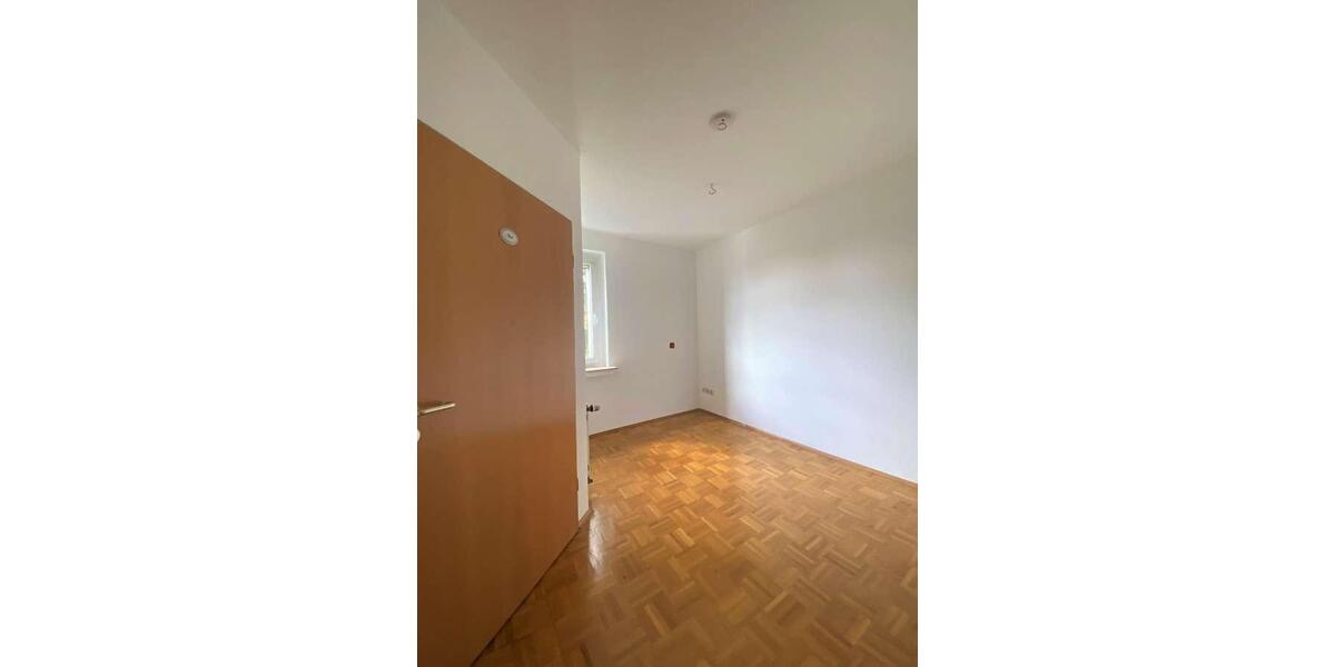 Etagenwohnung Essen Stadtbezirk IV - 3 Zimmer, 67 m&sup2;, 536&euro; | Angebot:25760116