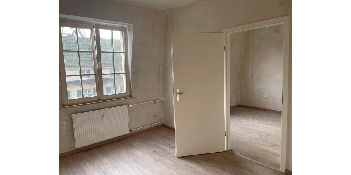Dachgeschoßwohnung Duisburg Huckingen - 3 Zimmer, 71 m&sup2;, 499&euro; | Angebot:23293968