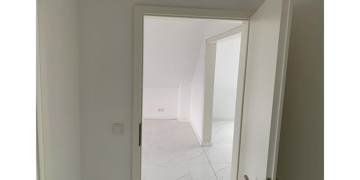 Dachgeschoßwohnung Mülheim an der Ruhr Rechtsruhr-Nord - 4 Zimmer, 85 m&sup2;, 600&euro; | Angebot:26657634