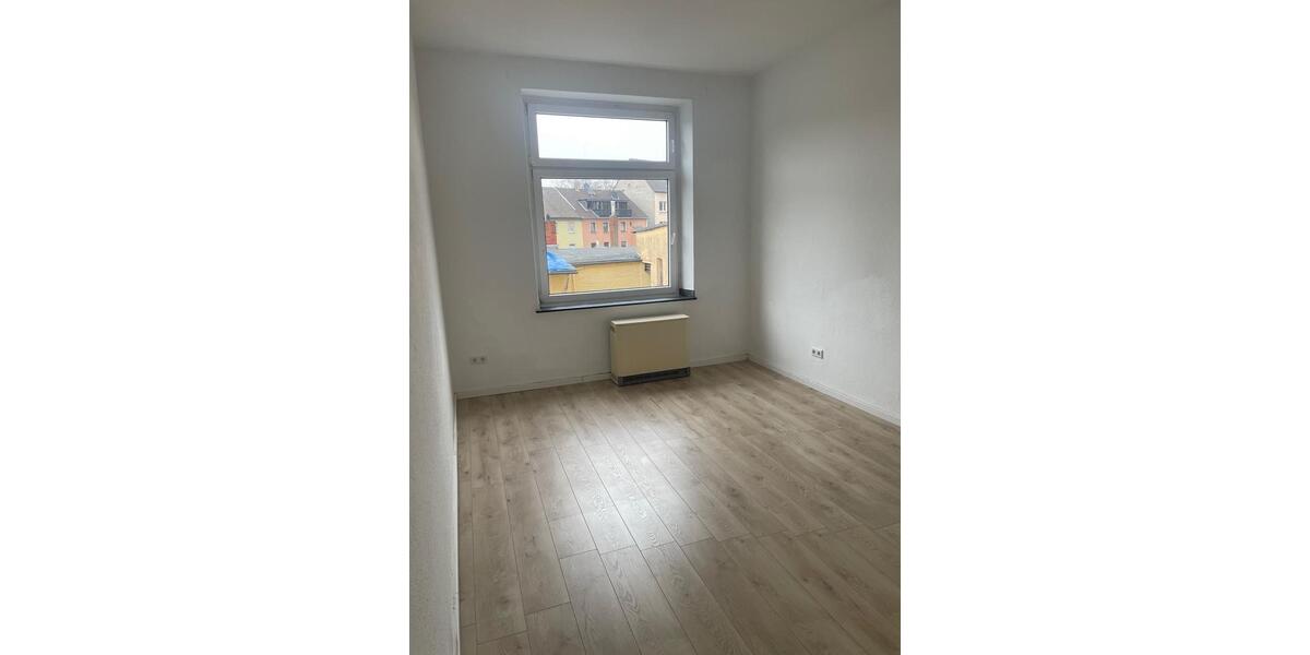 Etagenwohnung Essen Stadtbezirk VII - 3 Zimmer, 91 m&sup2;, 450&euro; | Angebot:25423290