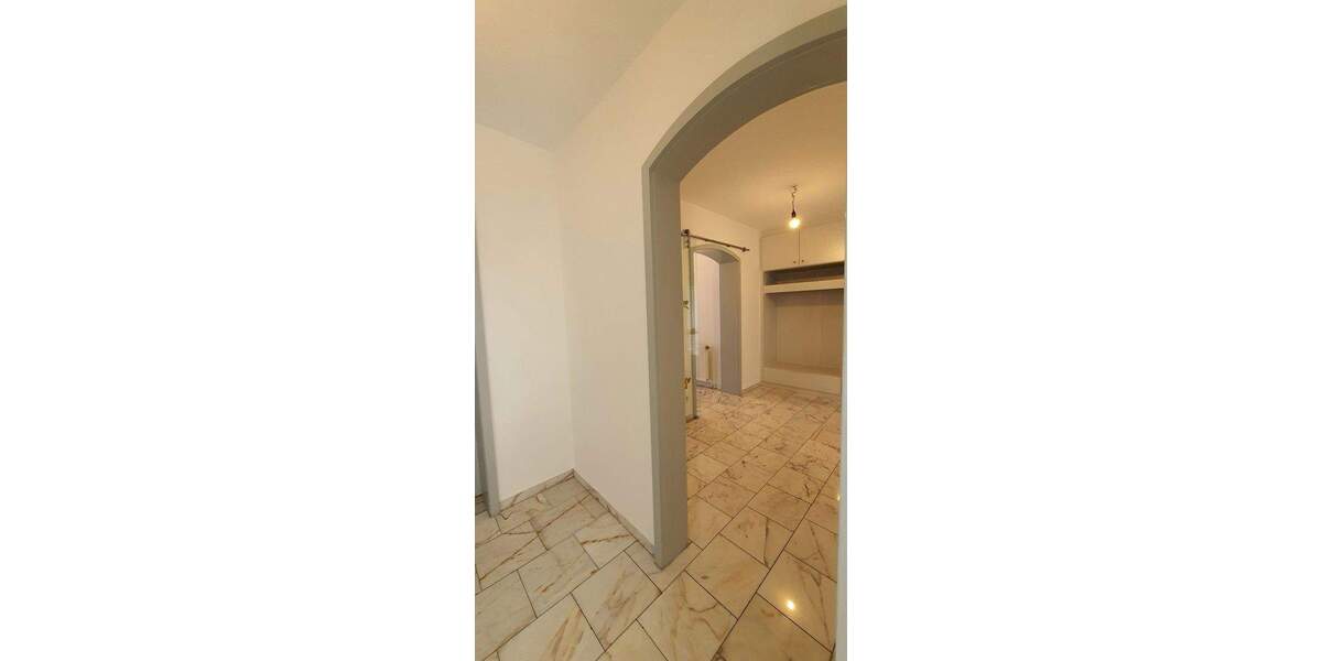 Etagenwohnung Duisburg Rahm - 4 Zimmer, 130 m&sup2;, 1.800&euro; | Angebot:25854102