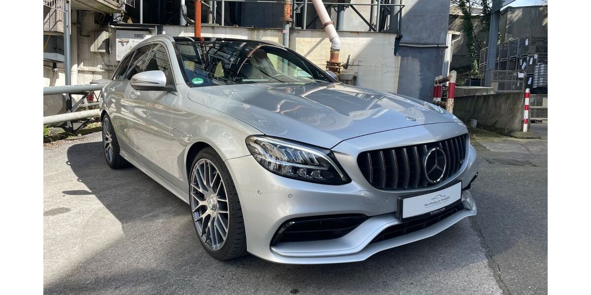 Mercedes-Benz C 63 AMG 35.851 km 59.997 &euro; Heiligenhaus 42579
