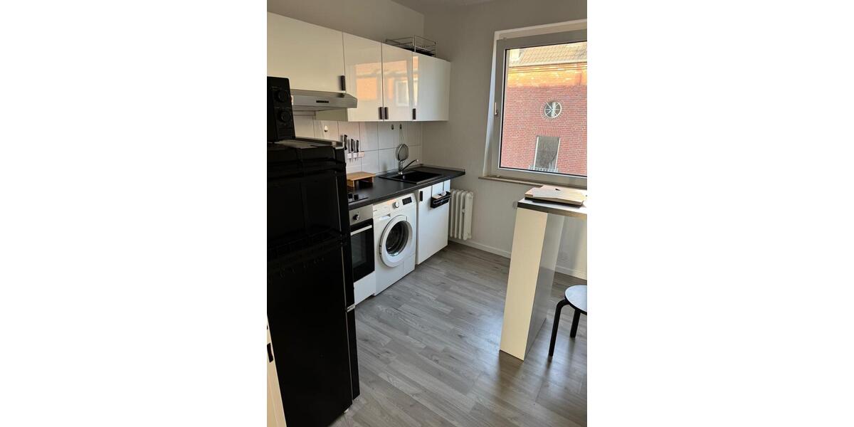 Dachgeschoßwohnung Duisburg Duisburg-Mitte - 1.5 Zimmer, 32 m&sup2;, 700&euro; | Angebot:26464184
