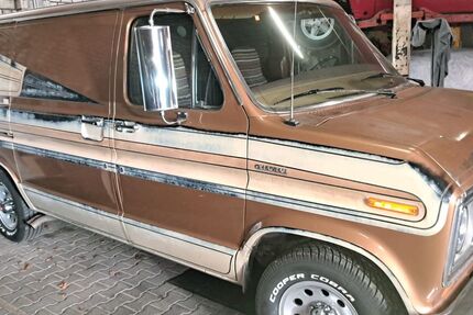 Ford Econoline 130.000 km 17.900 &euro; Oberhausen 46047